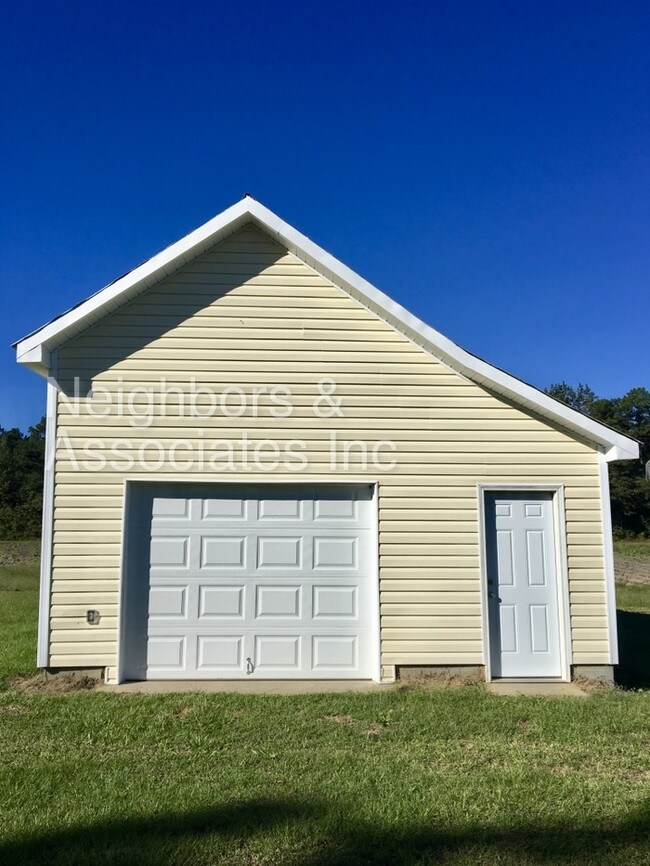 Building Photo - 5338 Godwin Lake Rd