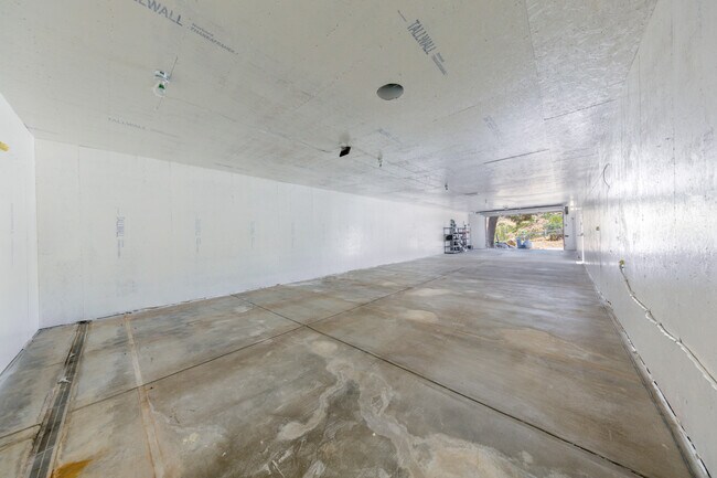 Foto del edificio - 6401 Hubbard Rd