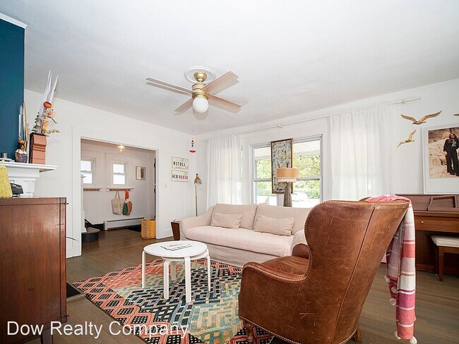 Building Photo - 3 br, 2 bath House - 1562 Whitney Ave