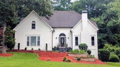 Building Photo - 573 Trailwood Ln SW