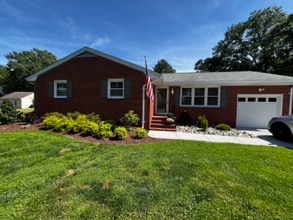 Building Photo - 101 Mary Ann Dr