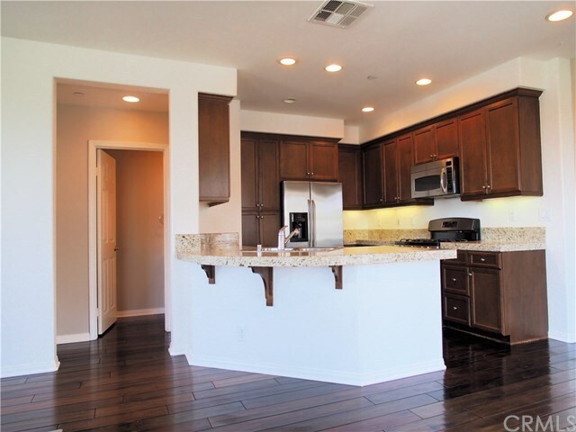 Building Photo - 703 Silk Tree