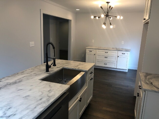 Foto del edificio - Stunning Renovation in Historic West End – 3 Bed / 2 Bath