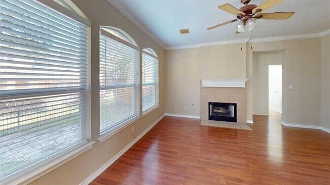 Foto del edificio - 1716 Rosenborough Ln S