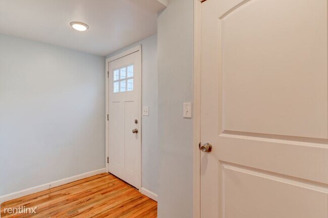 Building Photo - 3 br, 1 bath House - 1102 Park St