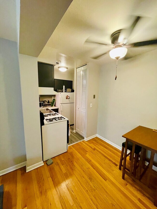 Building Photo - zCambridge