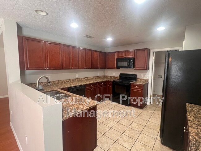 Building Photo - 2435 Lacerta Dr