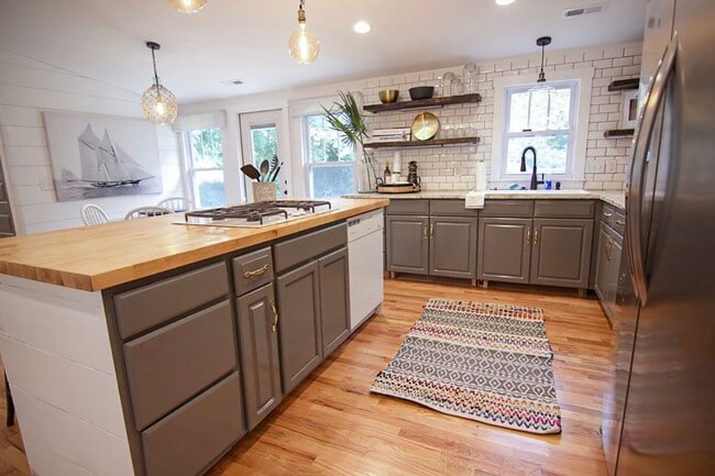 Building Photo - FURNINSED Beautifully  REMODELED  Brick Ra...