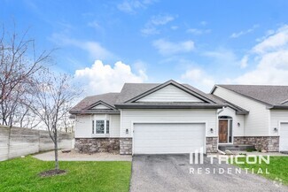 Building Photo - 2562 Vierling Dr E
