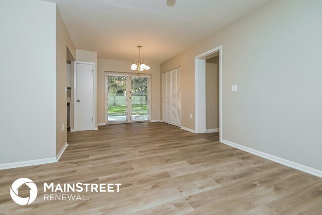 Foto del edificio - 5743 Brook Loop