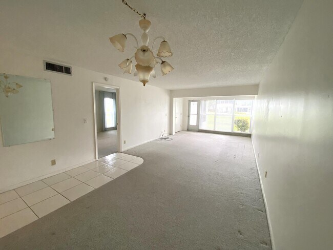 Building Photo - 2830 SW 13th St