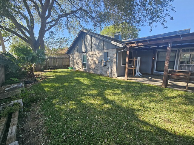 Foto del edificio - 3125 Dunbarton Oak St