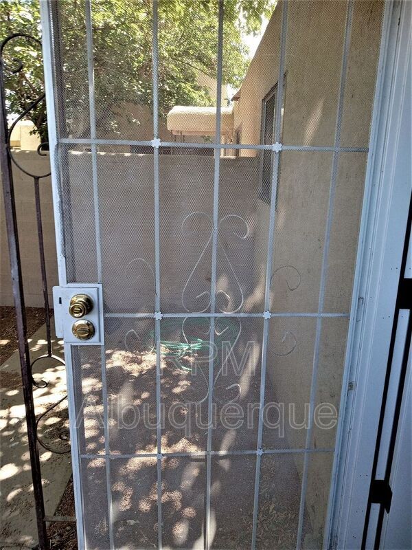 Foto del edificio - 528 Texas St NE