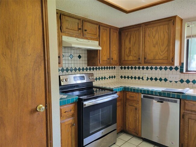 Foto del edificio - 1703 Provident Ln