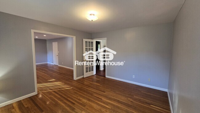 Building Photo - 1305 Panola Rd