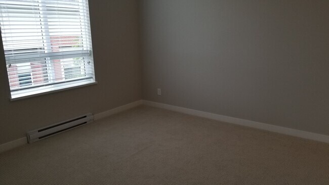 Building Photo - 20211-20266 66 Ave