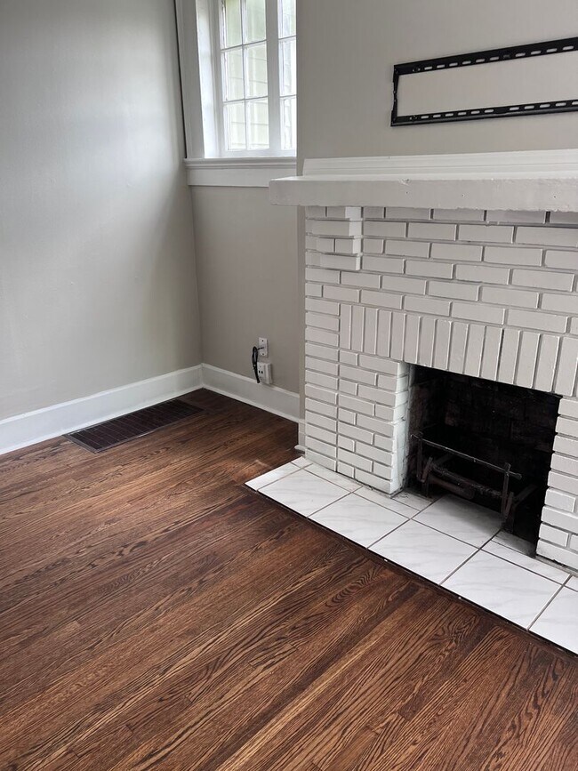 Foto del edificio - 3 Bedroom / 2 Bathroom House in Glen Iris