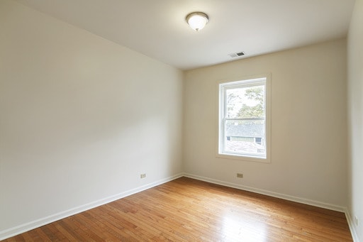 Building Photo - 7423 S Kimbark Ave