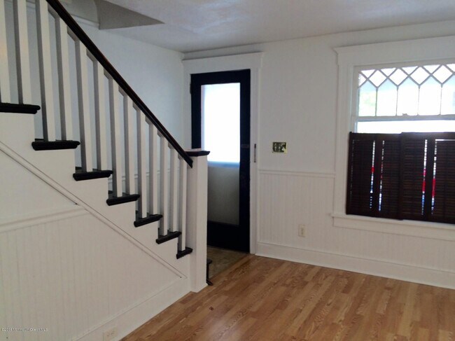 Building Photo - 64 Mt Hermon Way