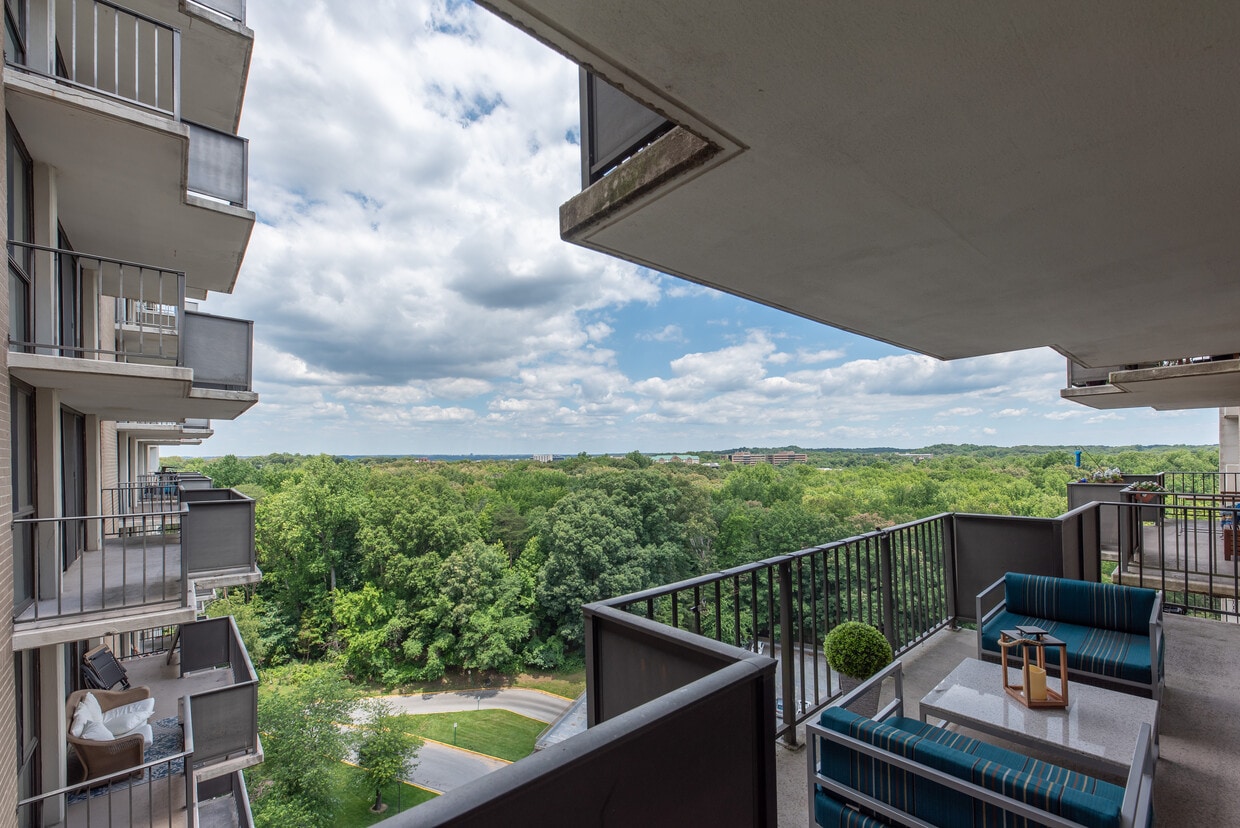 Foto principal - Welcome to Westchester Tower Apartments!