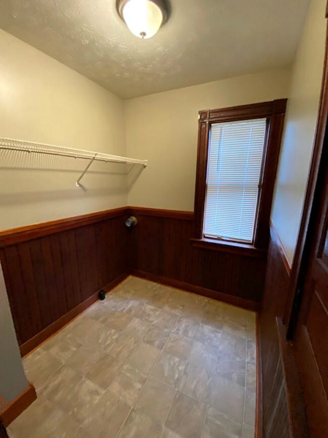 Closet - 584 Rimmon St