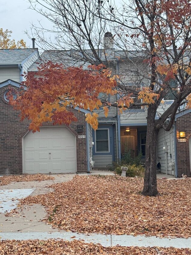 Foto principal - COME TOUR THIS BEAUTIFUL TOWNHOME. AVAILAB...
