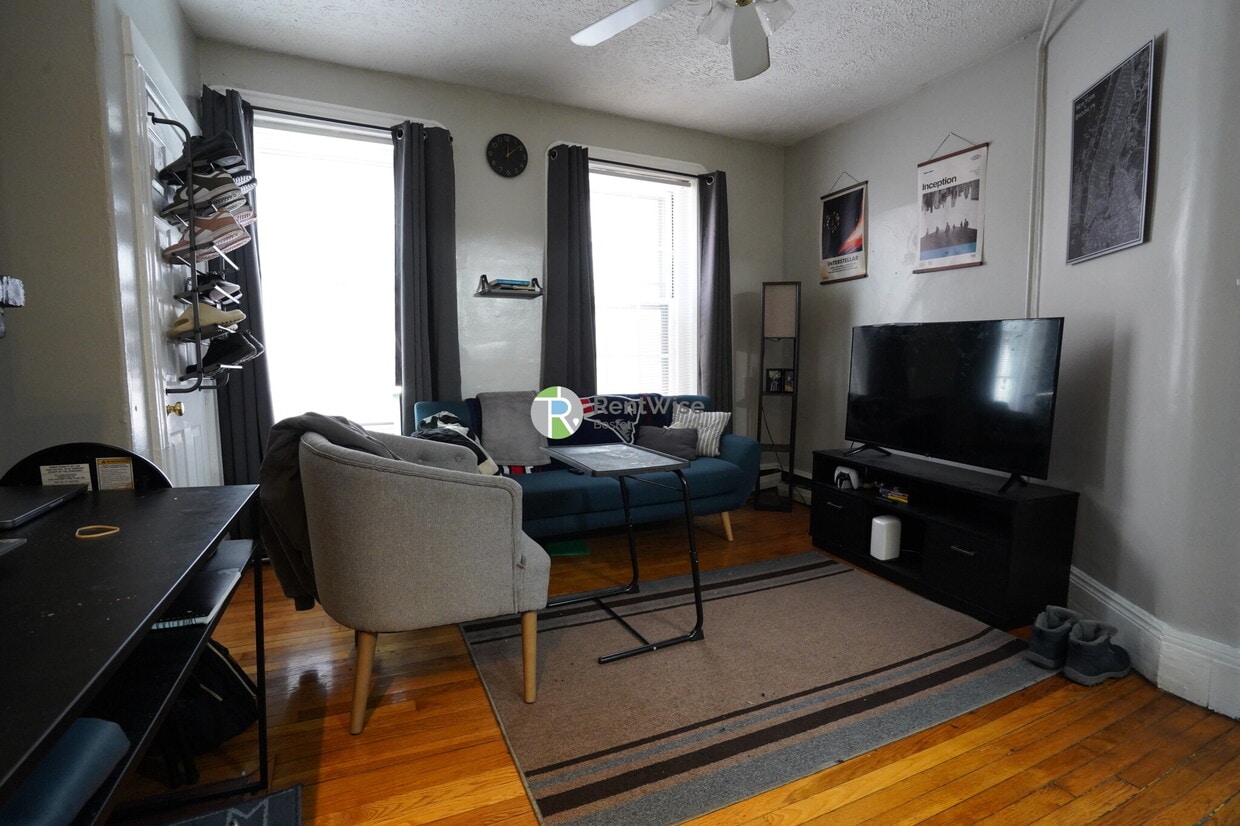 Photo - SEPT 2026-Awesome Beacon Hill 1 Bed. H/HW inc, Student Ok, No Fee!