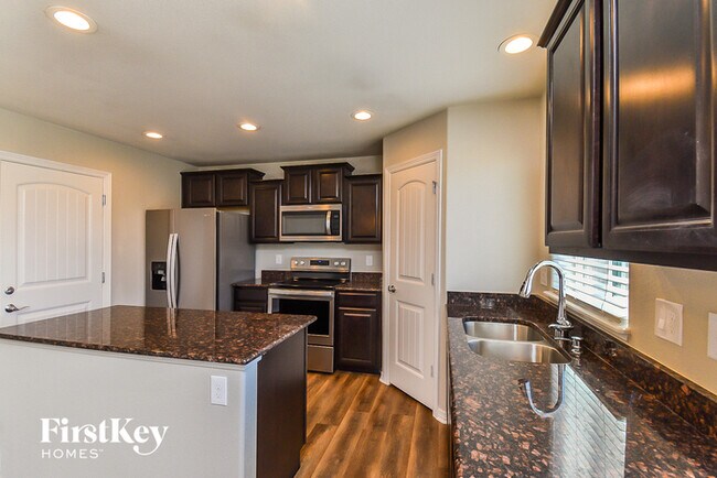 Building Photo - 6103 Nash Dr