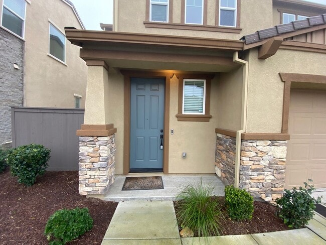 Photo - Gorgeous 3 bedroom 2.5 bath home in Northlake community