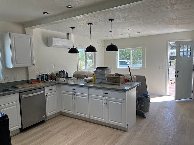 Foto del edificio - 1595 Short Ridge Dr