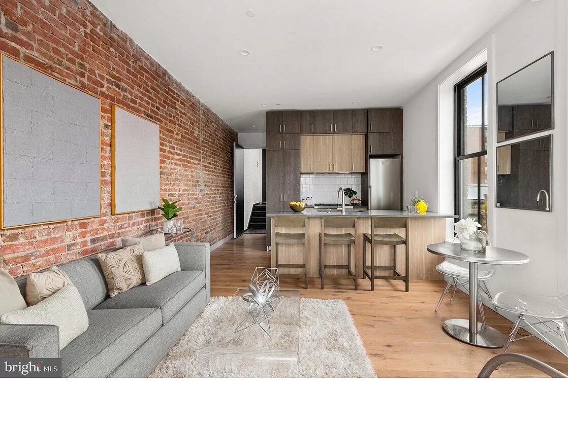 Living room - 1412 15th St NW