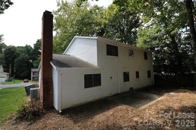 Foto del edificio - 9211 Nash Ave