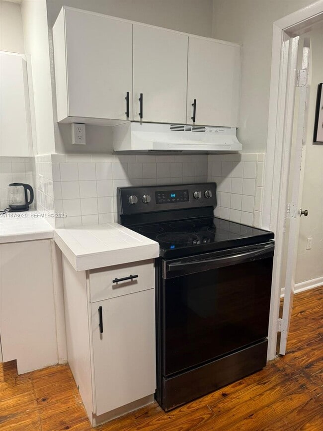 Building Photo - 1289 Marseille Dr