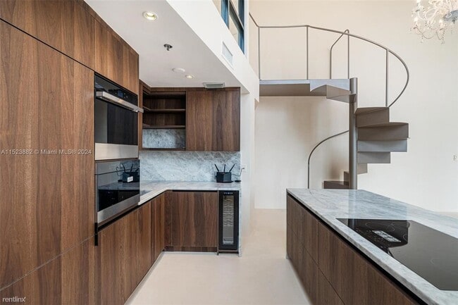 Building Photo - 2 br, 2 bath Condo - 1428 West Ave Apt 201