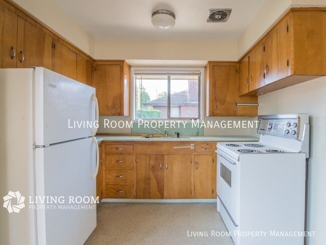Building Photo - 1525 NE 19th Ave