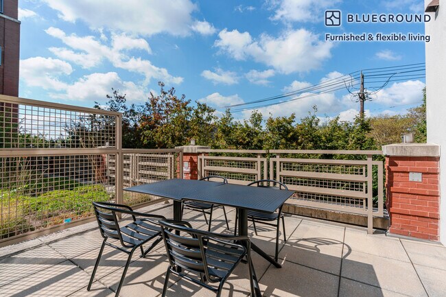 Foto del edificio - 7131 Arlington Rd