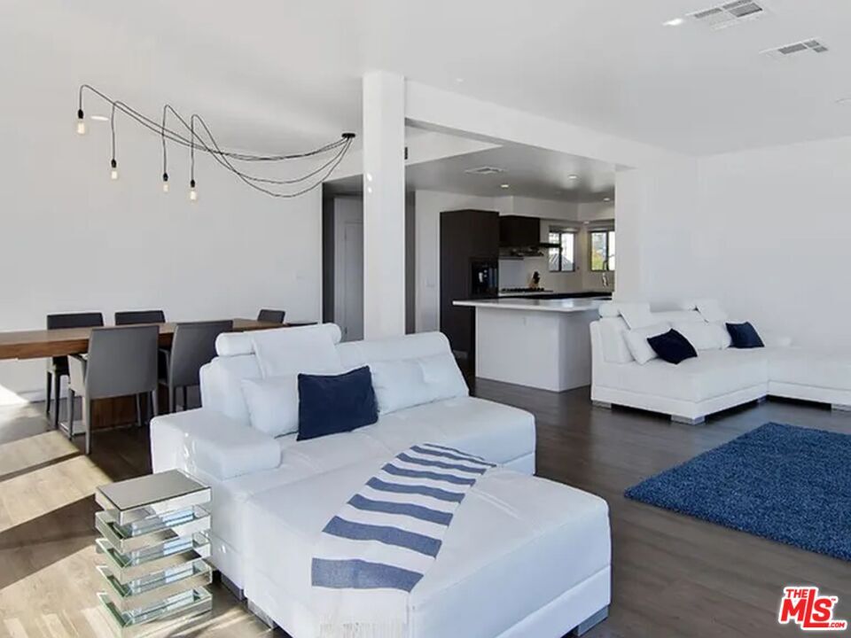 Foto principal - 9955 Durant Dr