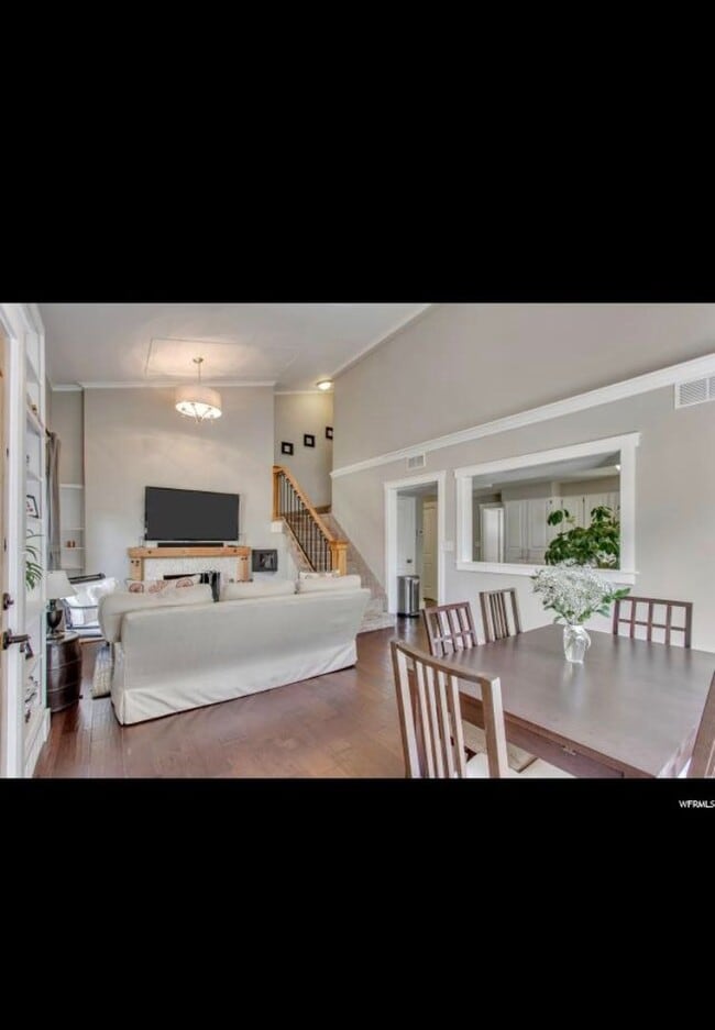 Building Photo - ***COMING SOON*** Beautifully Updated Two-Story Home with Detached 2-Car Garage!