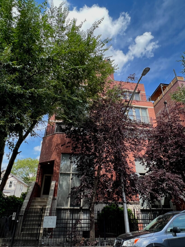 Building Photo - 1622 W Ontario St