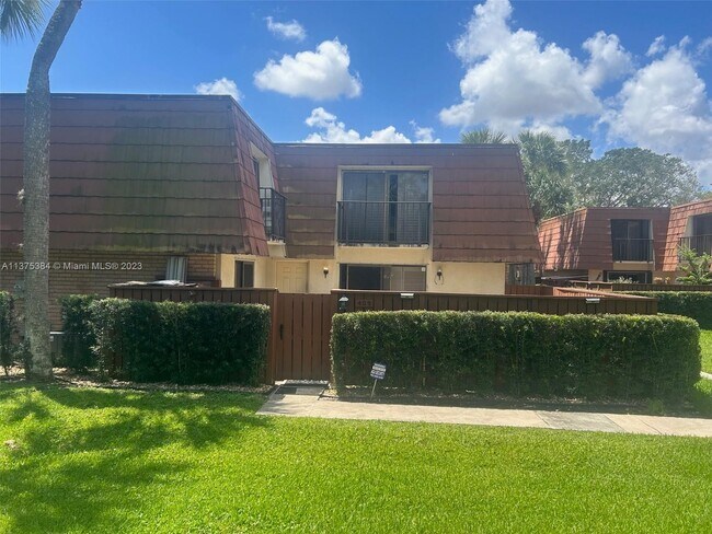 Foto del edificio - 409 Live Oak Ln