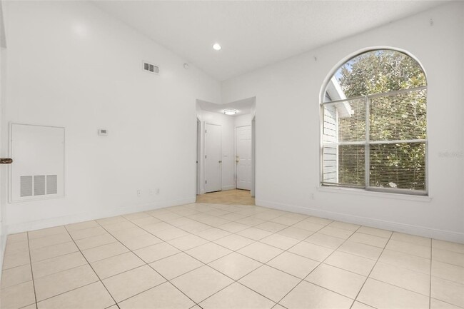 Building Photo - 2584 Grassy Point Dr