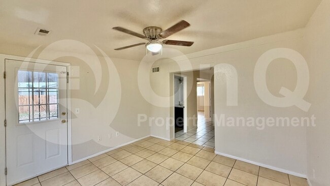 Building Photo - 531 N 111th Pl