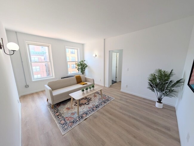 Building Photo - Cozy Studio 1 Bathroom now available for rent