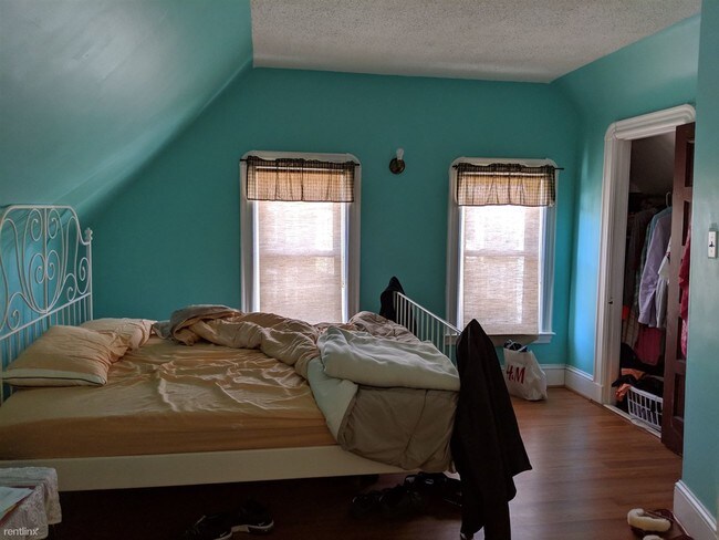 Building Photo - 2 br, 1 bath  - 99 Morrison Ave Apt 3
