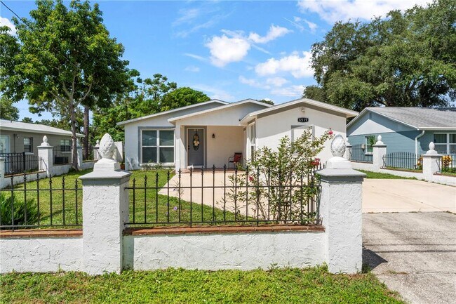 Foto del edificio - 6519 S Englewood Ave