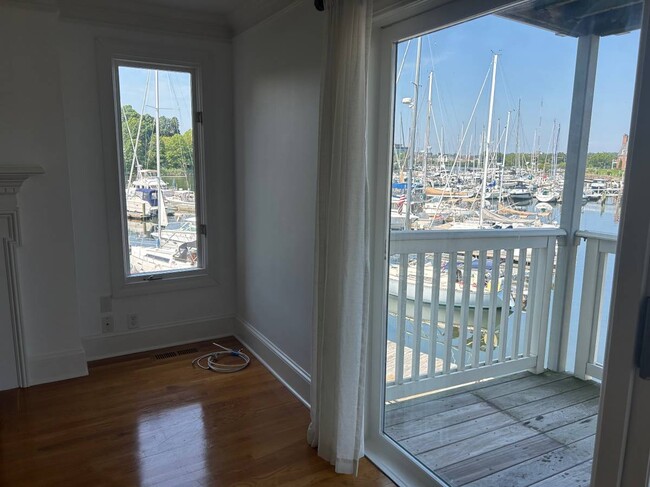 Building Photo - 123 Harbor Dr