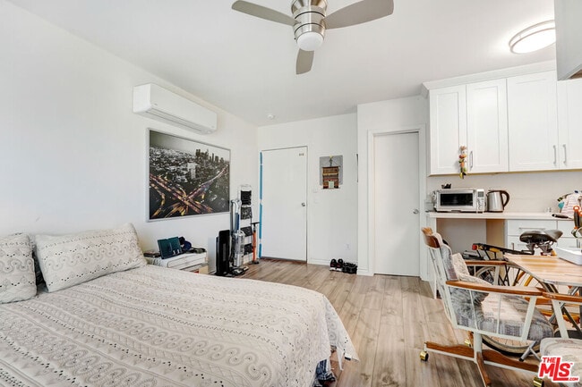 Building Photo - 1740 Hauser Blvd