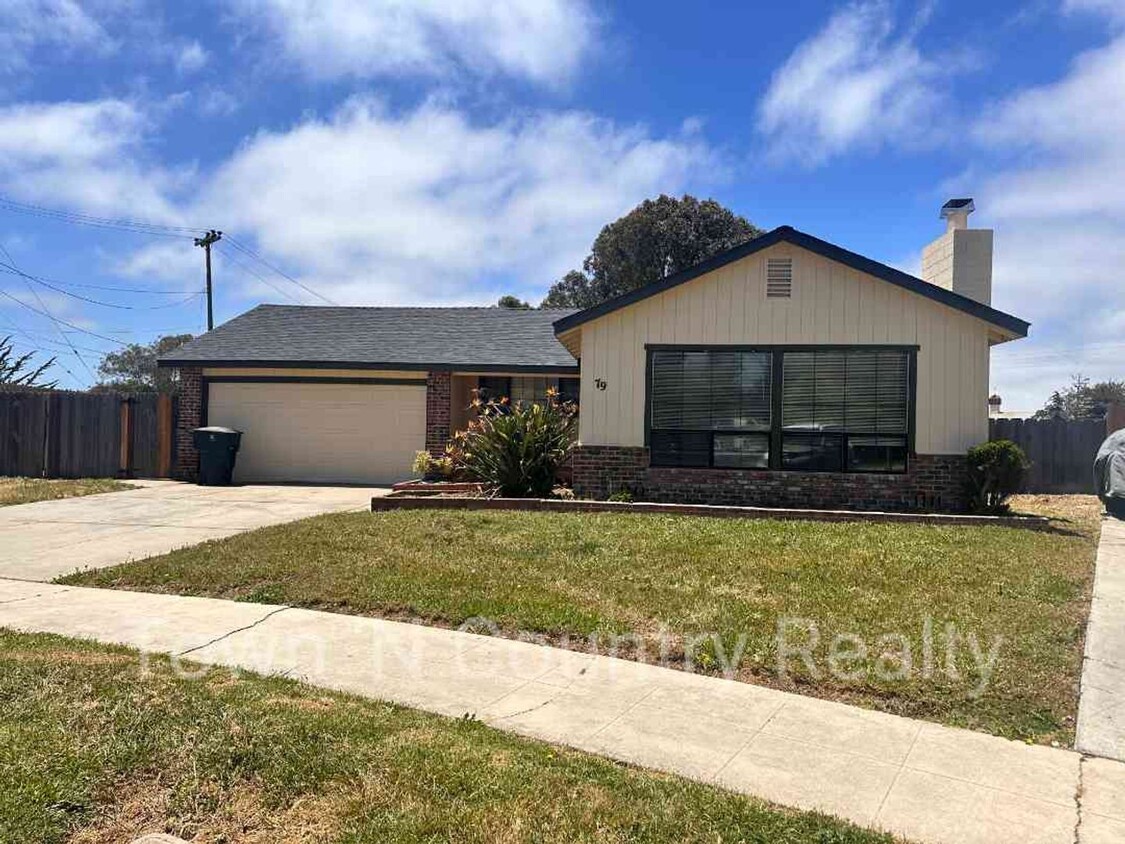 Primary Photo - 3 Bedroom 2 Bath Home in North Salinas!