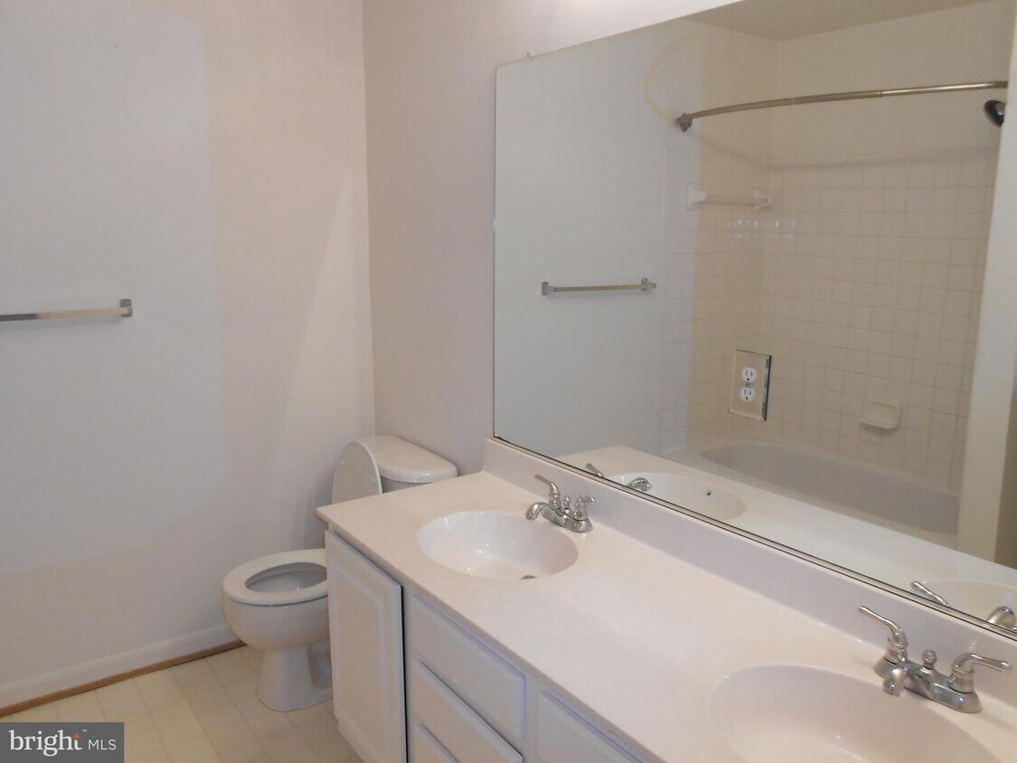 Foto principal - 15568 Three Otters Pl