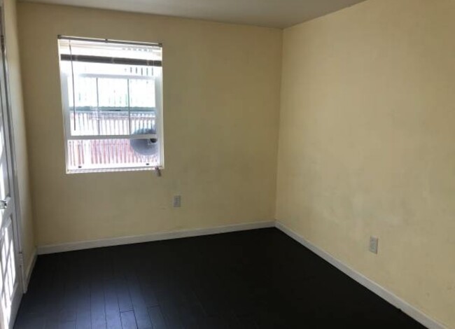Foto del edificio - 1044 48th St